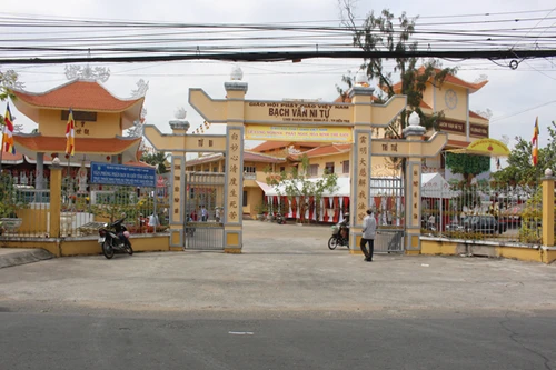 Chùa Bạch Vân lần đầu tiên cung nghinh Tượng Phật Ngọc hòa bình thế giới