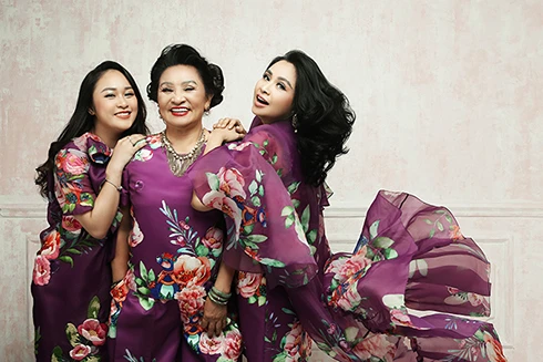 [ẢNH] Nhan sắc ba thế hệ nhà Diva Thanh Lam