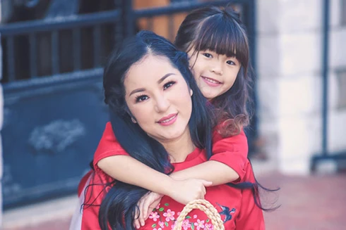 [ẢNH] Khối tài sản "khủng" của Thúy Nga - danh hài vừa bị tin đồn nhảm