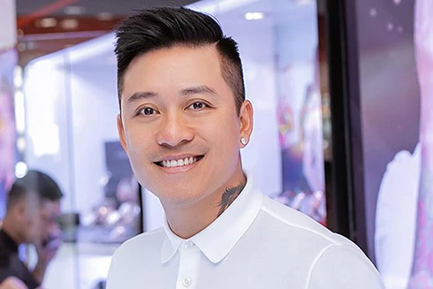 [ẢNH] Những nghệ sĩ nổi tiếng bất ngờ giải nghệ khi đang trên đỉnh cao sự nghiệp