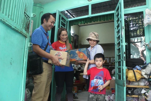 Công ty Tân Hiệp Phát đồng hành với chương trình “Cùng con đi tiếp cuộc đời”: Mùa vui nay đã về, nối dài yêu thương