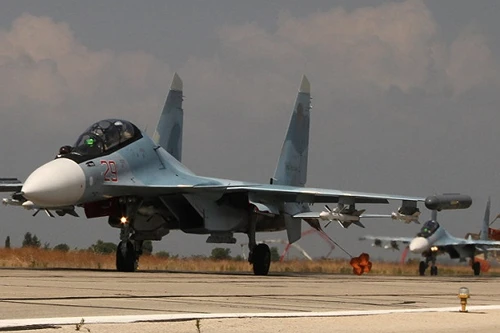 Video máy bay Nga nhào lộn điêu luyện khi đi không kích tại Syria