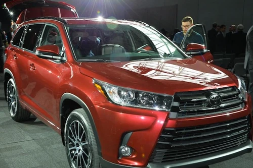 Toyota Highlander 2017 xuất hiện với nhiều nâng cấp mới mẻ