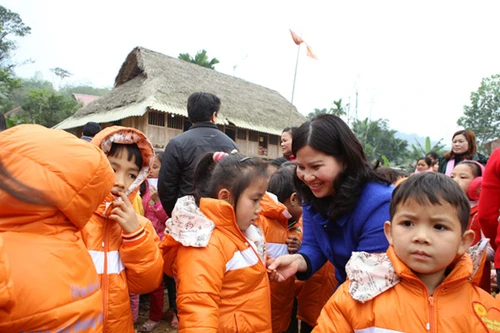 Dược sĩ Lê Thị Bình luôn hướng về quê hương