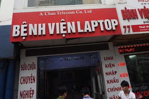 Cháy cửa hàng máy tính, 4 người thoát chết