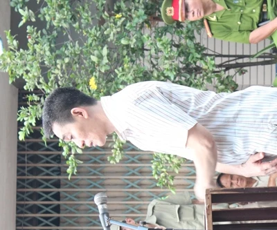 Đâm chị họ bê bết, cướp vàng