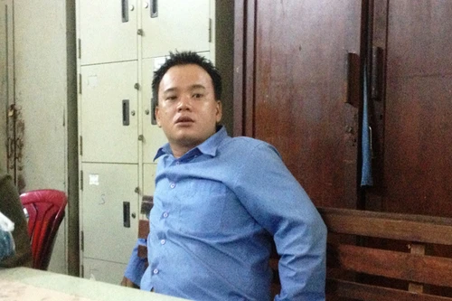 Va chạm giao thông, vung kéo đâm chết người