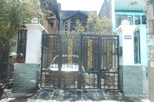 Hỏa hoạn thiêu rụi ô tô, 3 người nhập viện