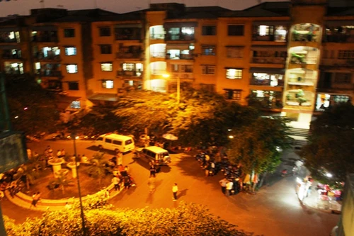 Bị công an vây bắt, 3 con bạc nhảy lầu thương vong