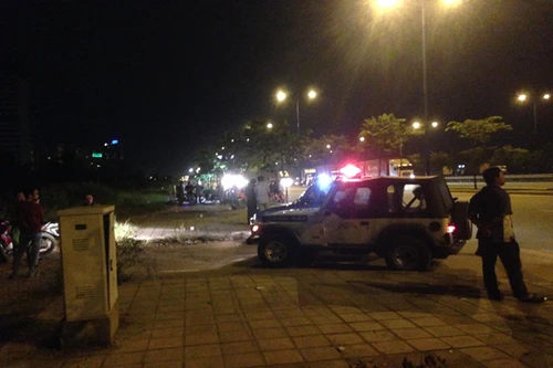 Đâm chém trên đại lộ trong đêm, 1 chết, 1 bị thương