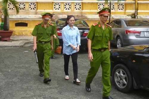 Băng nhóm gia đình lừa 5 cô gái sang Malaysia bán dâm