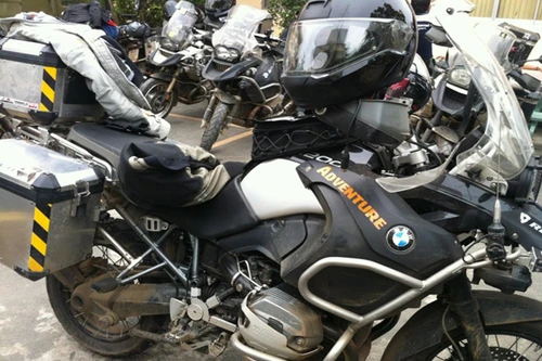 Đoàn mô tô caravan Thái Lan bị chặn, xử lý vì vi phạm an toàn giao thông