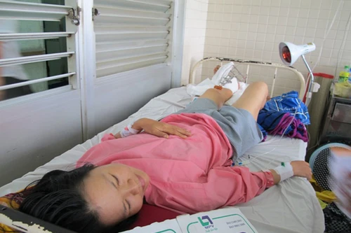 BV Chợ Rẫy nối lại bàn chân bị đứt lìa cho chị Oanh
