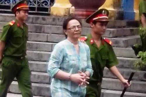 "Nữ quái" người Philippines mang 2kg ma túy vào Việt Nam