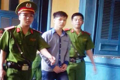 Tò mò chuyện “người lớn”, thiếu niên hiếp dâm bé gái 5 tuổi