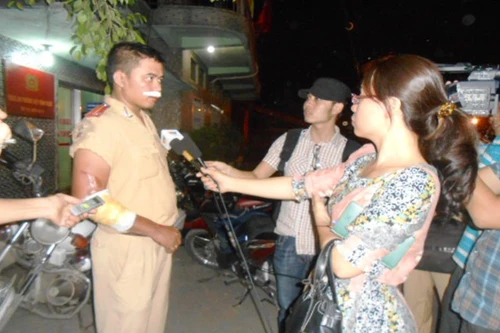 CSGT bị thương, quyết truy đuổi bắt 2 tên cướp đến cùng