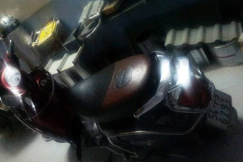 Táo tợn đạp ngã xe, móc trộm iPhone 5 trên phố