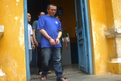 Hỗn chiến giữa hai nhà xe, tài xế cố tình tông chết người