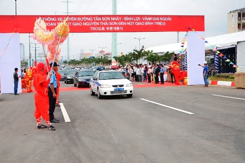 Thông xe tuyến đường hiện đại và đẹp nhất TP.HCM 