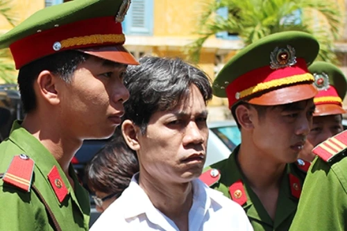 Ghen tuông bóng gió, đâm chết “tình địch tin đồn”