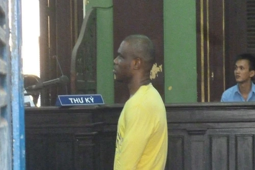 Hủy án tử hình một người Nigieria vận chuyển gần 3,5kg ma túy