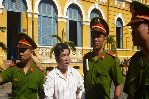 Tàn bạo giết người yêu rồi vùi xác xuống bùn