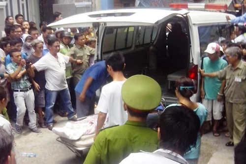 Bị thang hàng kẹp đầu, 1 công nhân vong mạng