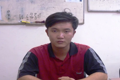 Bắt tại trận cảnh sát dỏm nhận tiền người nhà bị can