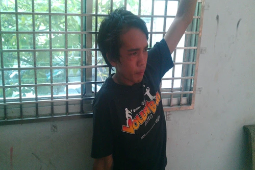 CSGT bắt tên cướp dùng dao gây án giữa ban ngày