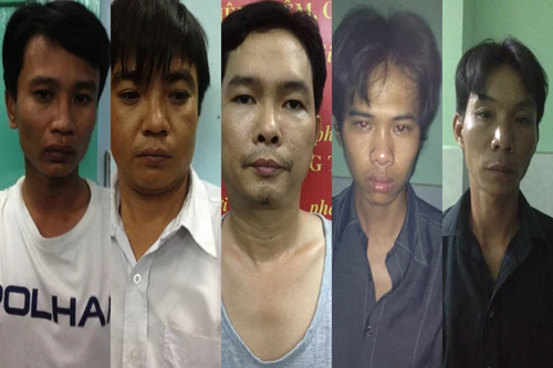 Vạch trần thủ đoạn của băng nhóm chen lấn, móc túi trên xe khách