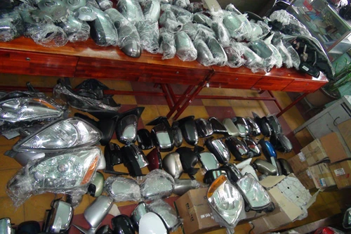 Phá băng nhóm gây ra hàng loạt vụ trộm cắp phụ tùng ô tô