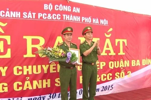 Ra mắt Đội Cảnh sát PC&CC chuyên nghiệp quận Ba Đình