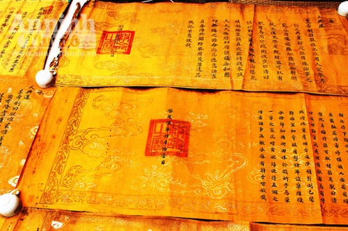 Hà Tĩnh: Phát hiện nhiều sắc phong, câu đối, bức trướng và đại tự cổ