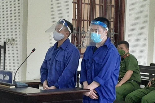 Hai người đàn ông vận chuyển ma túy để lấy nửa tỷ tiền công