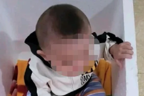 Tìm người thân cho bé gái bị bỏ rơi trong thùng xốp