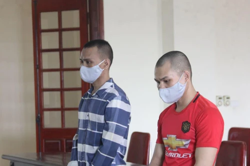 Thiếu tiền xây nhà, anh trai ngã giá bán... em gái hơn 13 tuổi