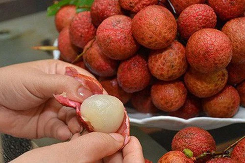 Bé 3 tuổi ở Nghệ An tử vong vì hóc hạt vải