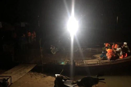 Rơi xuống sông, người lái đò mất tích