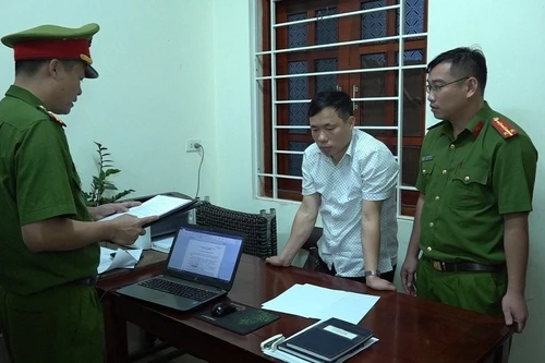 Phó Chủ tịch huyện bị bắt