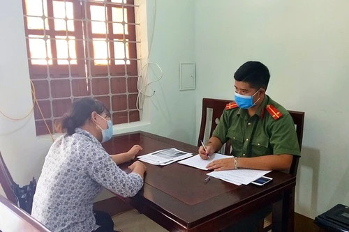 Triệu tập người phụ nữ đăng tin sai về Covid-19 để bán khẩu trang