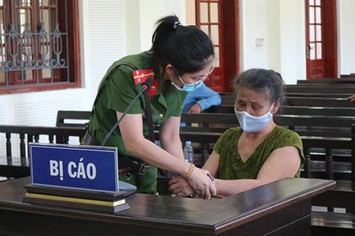 Người phụ nữ dùng dây thừng siết cổ chồng đến chết