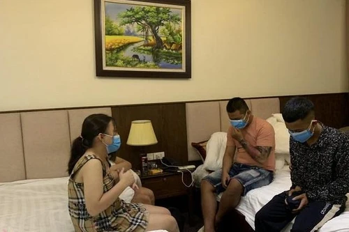 Bắt quả tang 4 nam, nữ thuê phòng khách sạn sử dụng ma túy