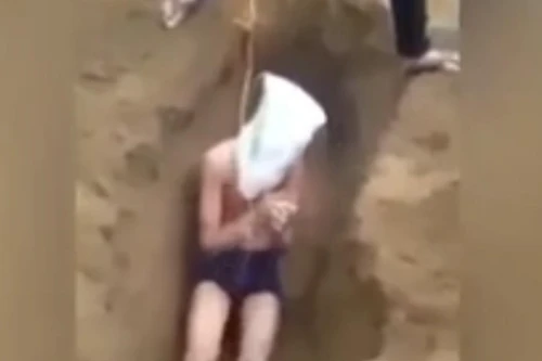 Công an làm việc với 11 người liên quan đến clip nam thanh niên bị đánh đập, "chôn sống"