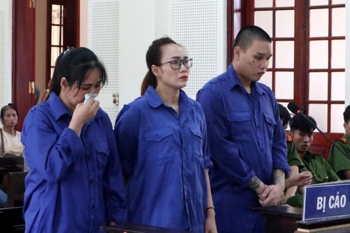 Người mẹ 4 con đưa cô ruột vào đường dây ma túy do mình cầm đầu