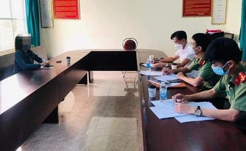 Cô gái đăng thông tin sai sự thật về dịch Covid-19 bị triệu tập