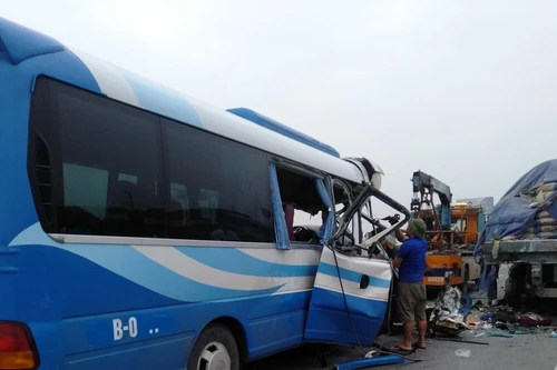 Thêm nạn nhân tử vong trong vụ tai nạn xe khách đâm đuôi xe tải 