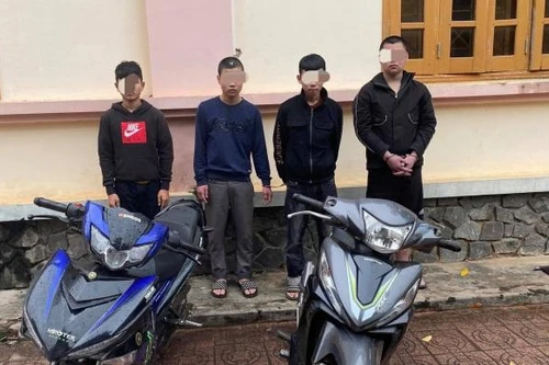 Bắt giữ 4 đối tượng chặn xe cướp tài sản của người đi đường