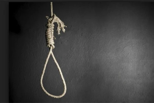 Chủ tịch xã tử vong trong tư thế treo cổ tại nhà