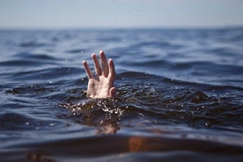 Nghệ An: Đi mò ốc, 2 cháu nhỏ đuối nước thương tâm