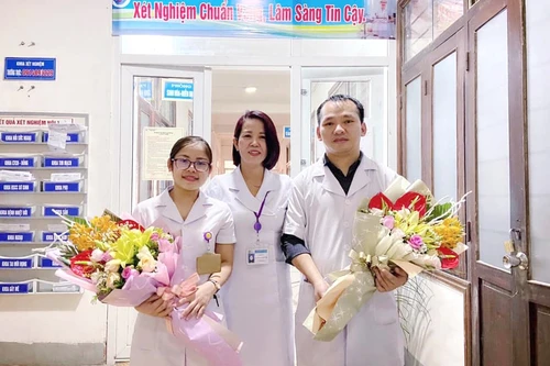 Nữ bác sỹ hoãn cưới lần 2 để đi theo “mệnh lệnh của con tim”